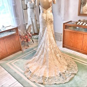 OMBRÉ Ivory Fitted Strapless LACE Wedding Gown👗